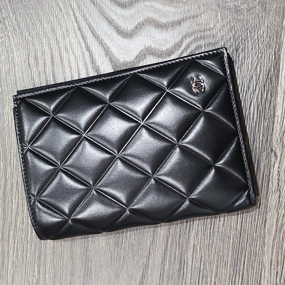 Auth Chanel passport holder